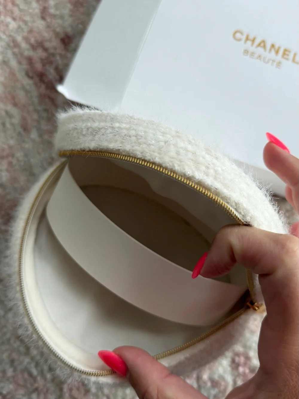 CHANEL White Cosmetic Case